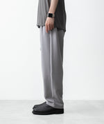 画像をギャラリービューアに読み込む, 【 ATTACHMENT 】PE STRETCH DOUBLE CLOTH BELTED WIDE TAPERED TROUSERS - L.GRAY
