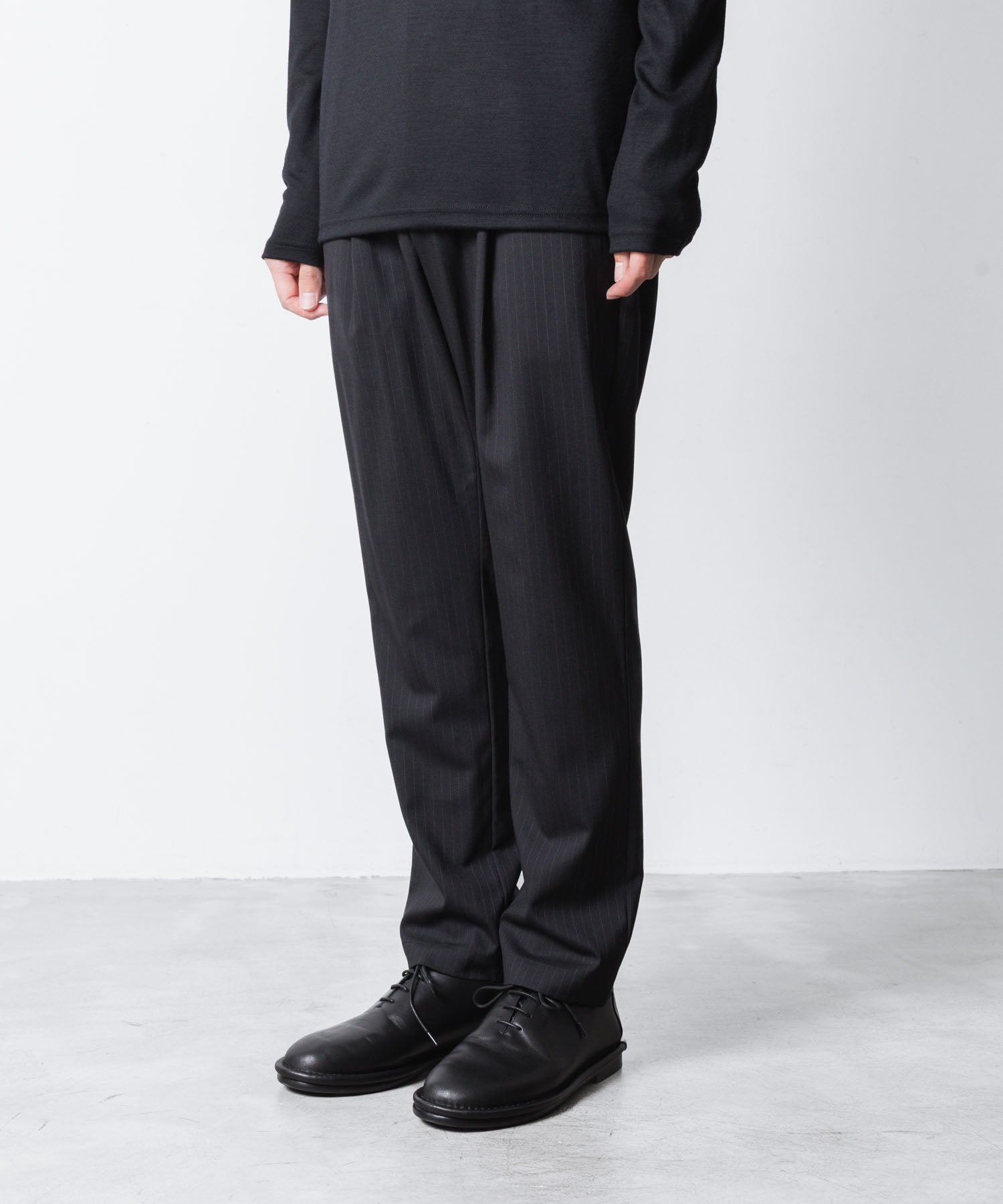 ATTACHMENT アタッチメントのT/W/SI STRETCH GABARDINE REGULAR FIT EASY TROUSERS - S.BLACKの公式通販サイトsession福岡セレクトショップ