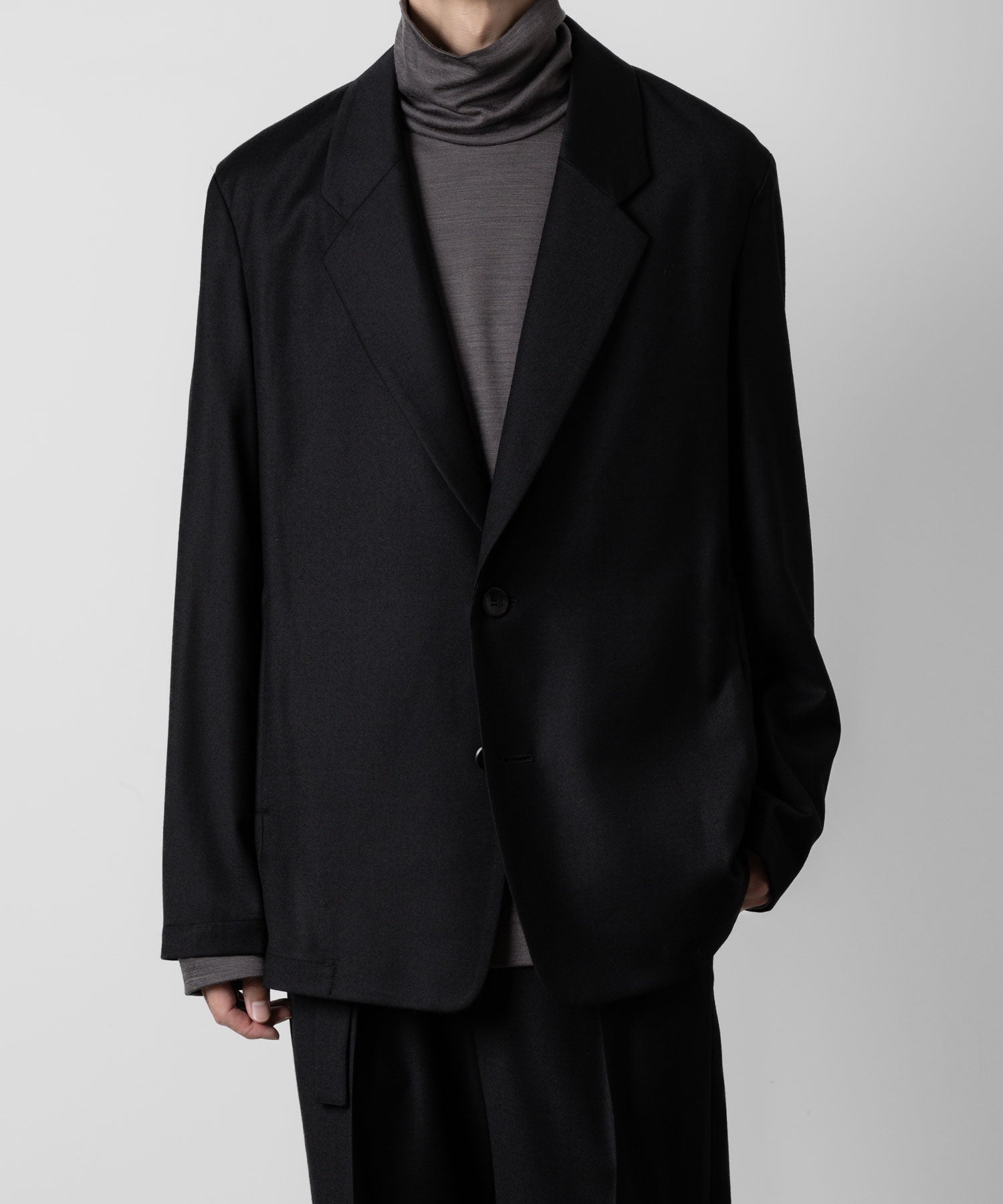 ATTACHMENT アタッチメントのWASHABLE WO/PE STRETCH SAXONY OVERSIZED LIGHT JACKET - BLACK 公式通販サイトsession福岡セレクトショップ