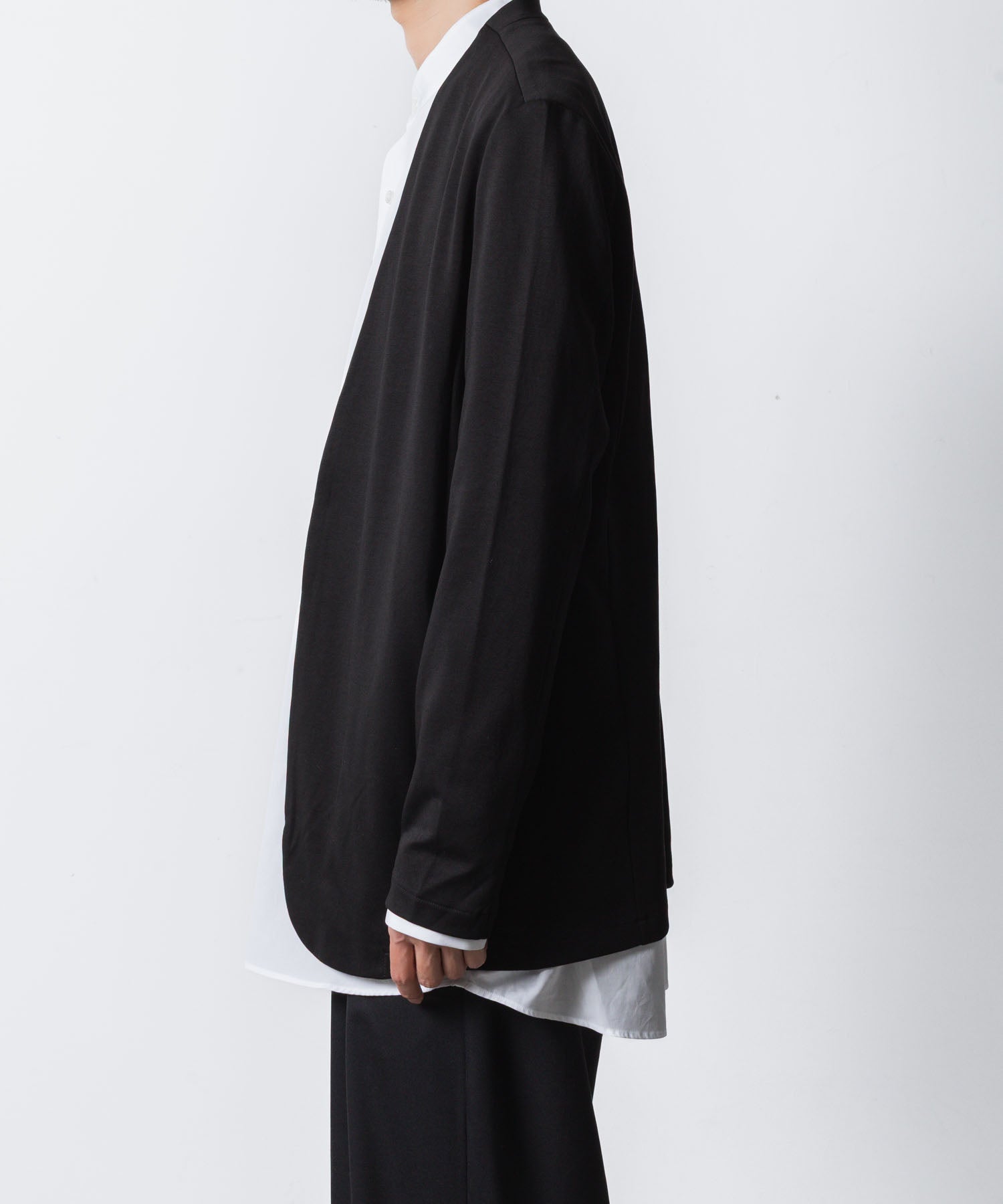 ATTACHMENT アタッチメントのCOTTON DOUBLE FACE COLLARLESS CARDIGAN - BLACKの公式通販サイトsession福岡セレクトショップ