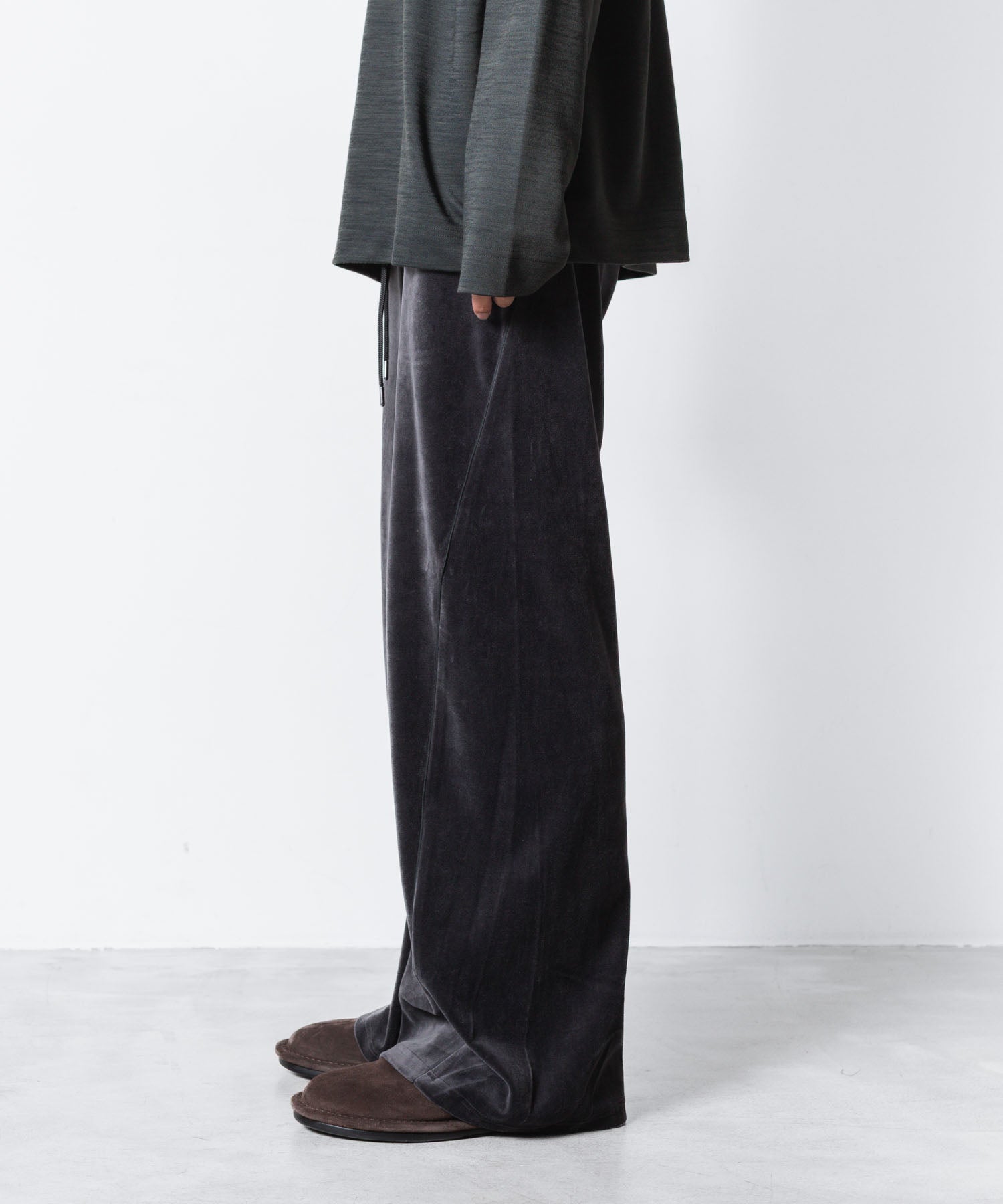 ATTACHMENT アタッチメントのCO/PE VELOR JERSEY 3D TRACK WIDE PANTS - D.GRAYの公式通販サイトsession福岡セレクトショップ