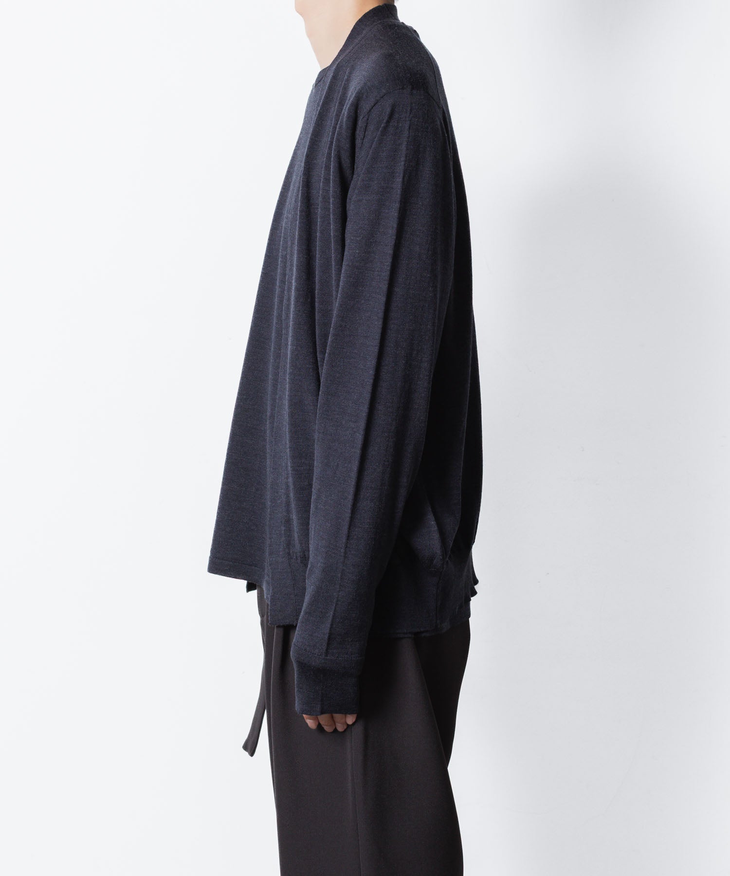 ATTACHMENT アタッチメント × JOHN SMEDLEYの× JOHN SMEDLEY MERINO EXTRAFINE BUTTONLESS V NECK CARDIGAN - D.NAVYの公式通販サイトsession福岡セレクトショップ