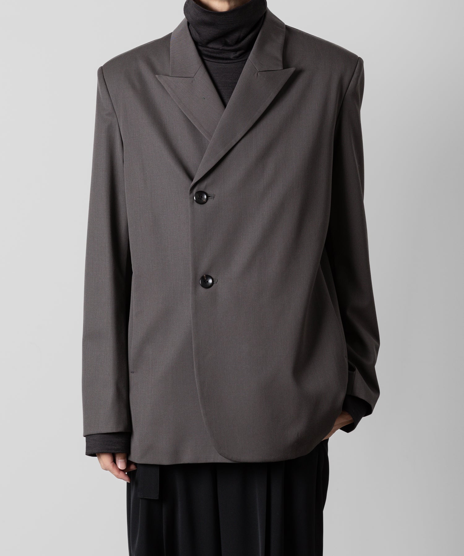 ATTACHMENT アタッチメントのWO GABARDINE PEAK LAPEL JACKET - D.GRAY の公式通販サイトsession福岡セレクトショップ