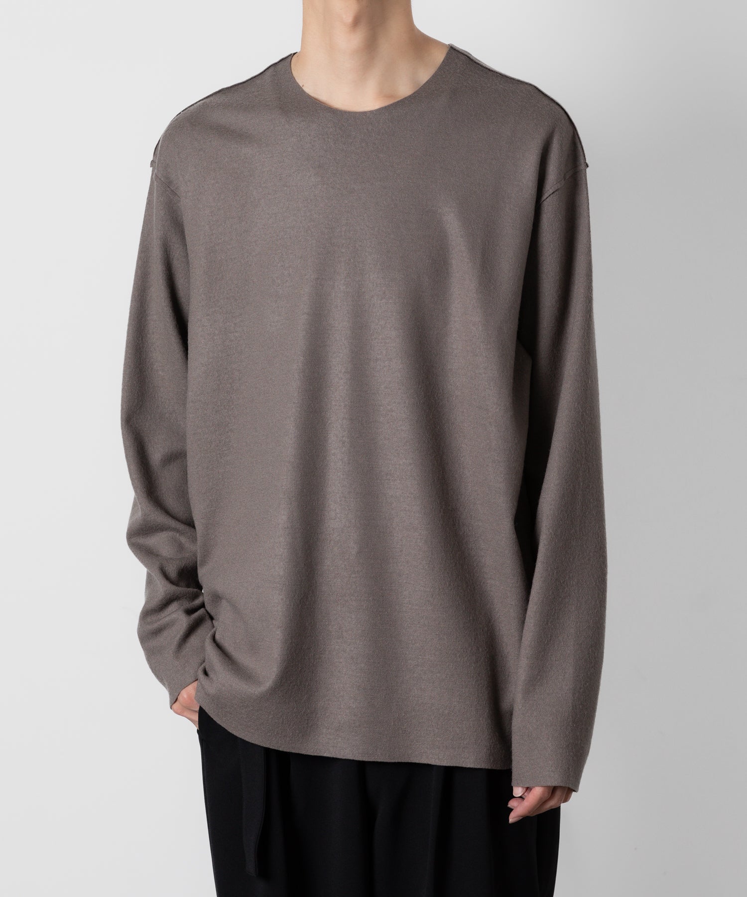 ATTACHMENT アタッチメントの限定TECH WOOL SMOOTH OVERSIZED L/S CUTOFF TEE - KHAKI GRAYの公式通販サイトsession福岡セレクトショップ
