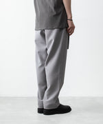 画像をギャラリービューアに読み込む, 【 ATTACHMENT 】PE STRETCH DOUBLE CLOTH BELTED WIDE TAPERED TROUSERS - L.GRAY
