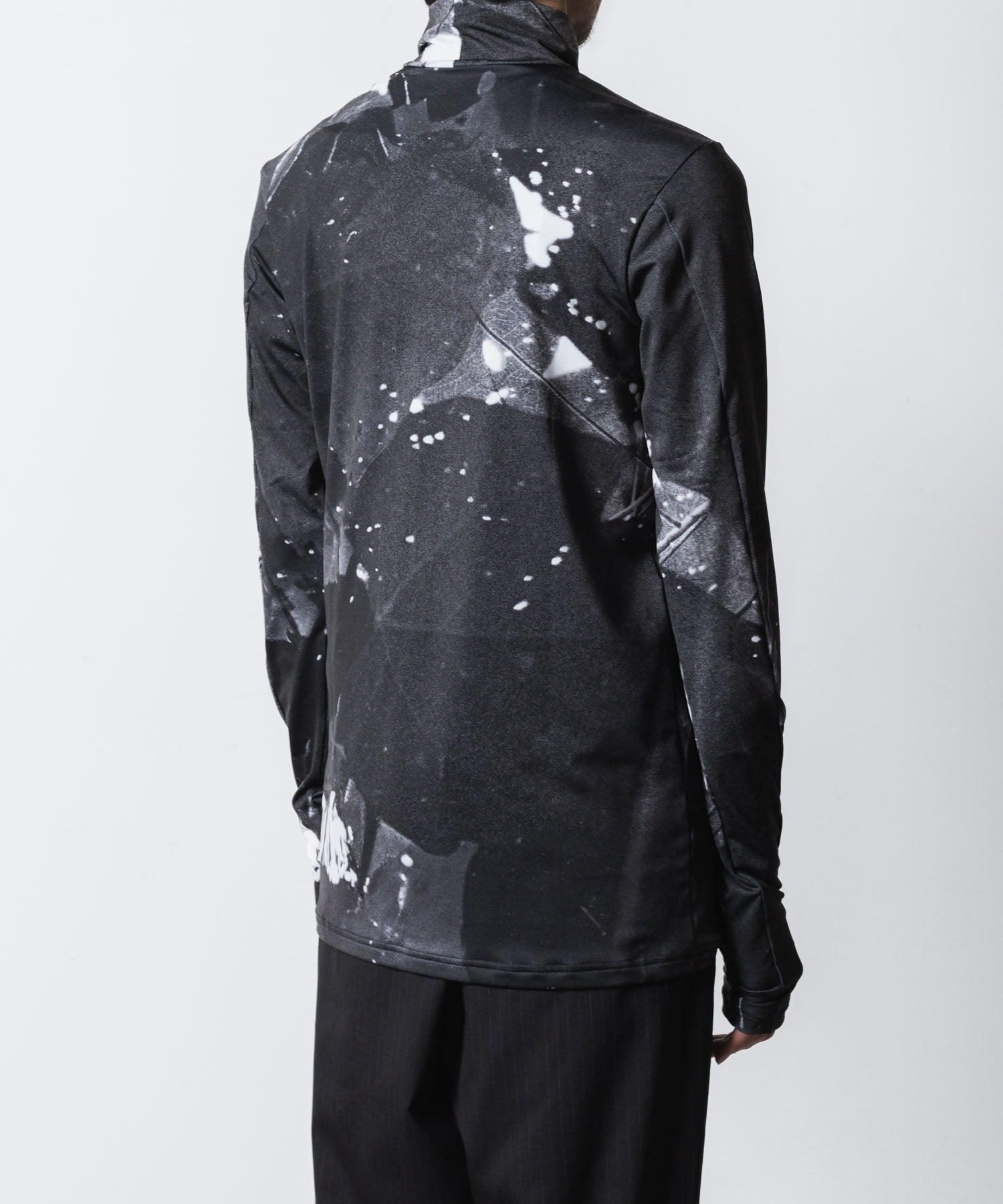 VEIN ヴェインのPRINTED COOLMAX STRETCH JERSEY VPW HIGH NECK L/S TEE - BLACKの公式通販サイトsession福岡セレクトショップ