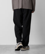 画像をギャラリービューアに読み込む, ATTACHMENT アタッチメントのPE STRETCH DOUBLE CLOTH BELTED TAPERED FIT TROUSERS - BLACK 公式通販サイトsession福岡セレクトショップ
