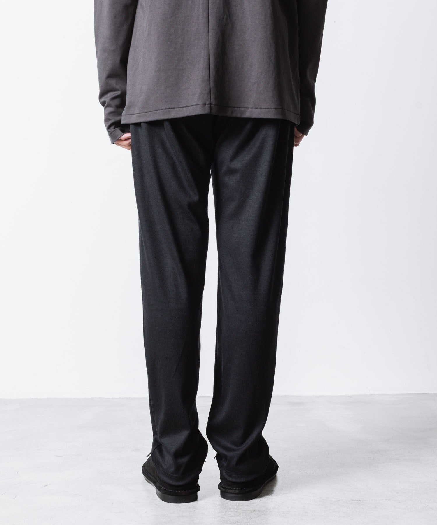 ATTACHMENT アタッチメントの1/60 WOOL SMOOTH SLIM FIT LOUNGE TROUSERS - BLACKの公式通販サイトsession福岡セレクトショップ