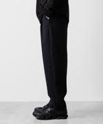 画像をギャラリービューアに読み込む, ATTACHMENT アタッチメントのPE STRETCH DOUBLE CLOTH BELTED TAPERED FIT TROUSERS - NAVY 公式通販サイトsession福岡セレクトショップ
