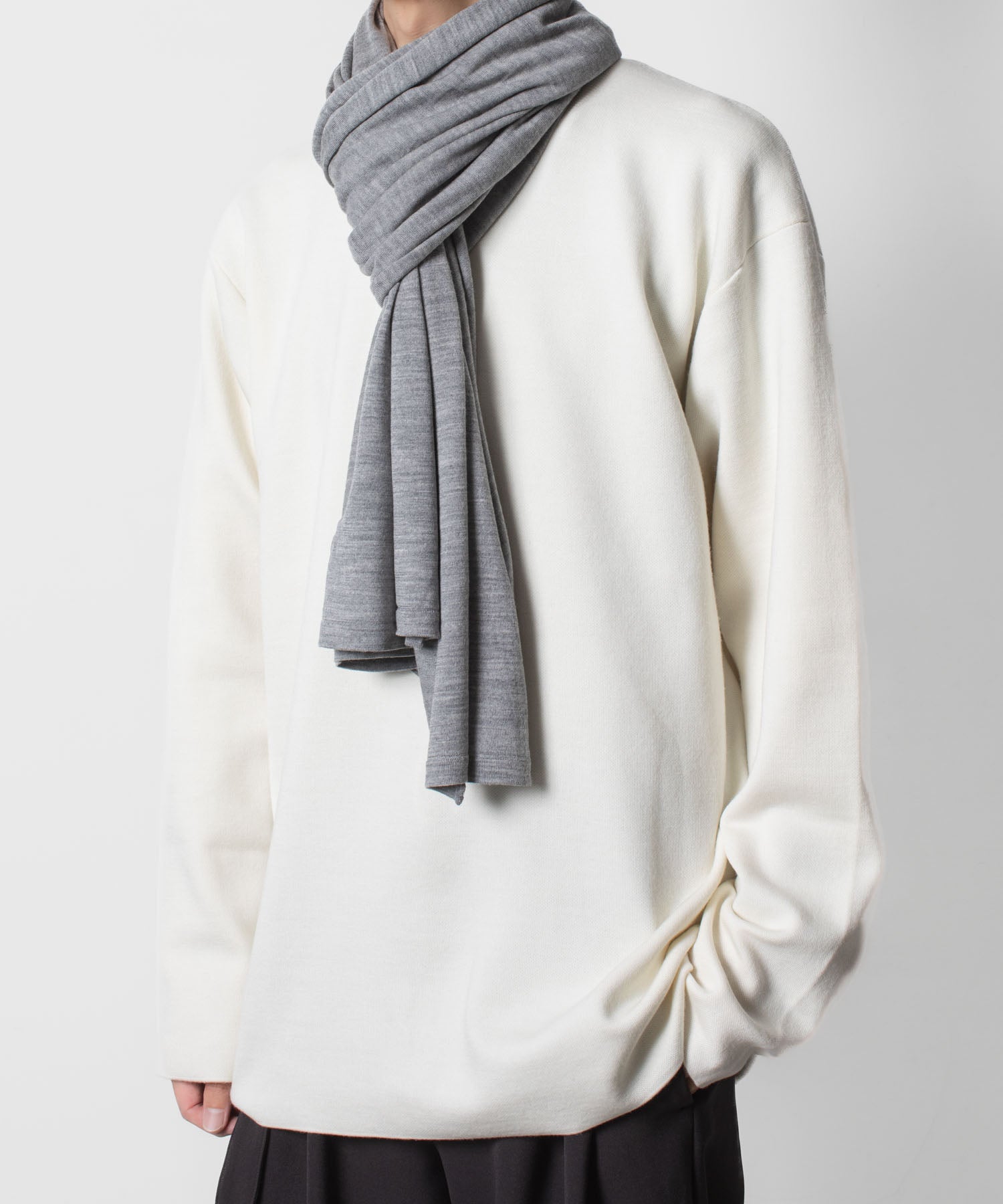 ATTACHMENT アタッチメント × JOHN SMEDLEYの× JOHN SMEDLEY MERINO EXTRAFINE WIDE STOLE - L.GRAYの公式通販サイトsession福岡セレクトショップ