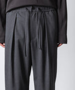 画像をギャラリービューアに読み込む, ATTACHMENT アタッチメントのT/W/SI STRETCH GABARDINE 1TUCK EASY TROUSERS - S.GRAYの公式通販サイトsession福岡セレクトショップ
