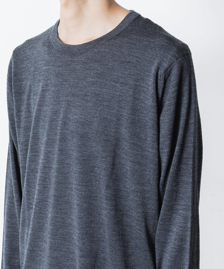 【 ATTACHMENT × JOHN SMEDLEY 】× JOHN SMEDLEY MERINO EXTRAFINE WELTED CREW NECK L/S - D.GRAY