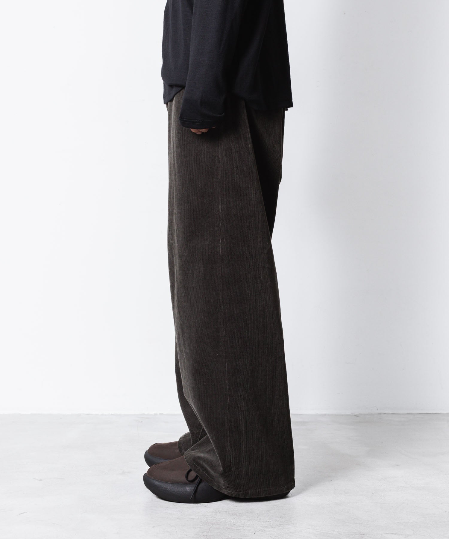VEIN ヴェインのFINX CO CORDUROY RESIZE TROUSERS - D.GRAYの公式通販サイトsession福岡セレクトショップ