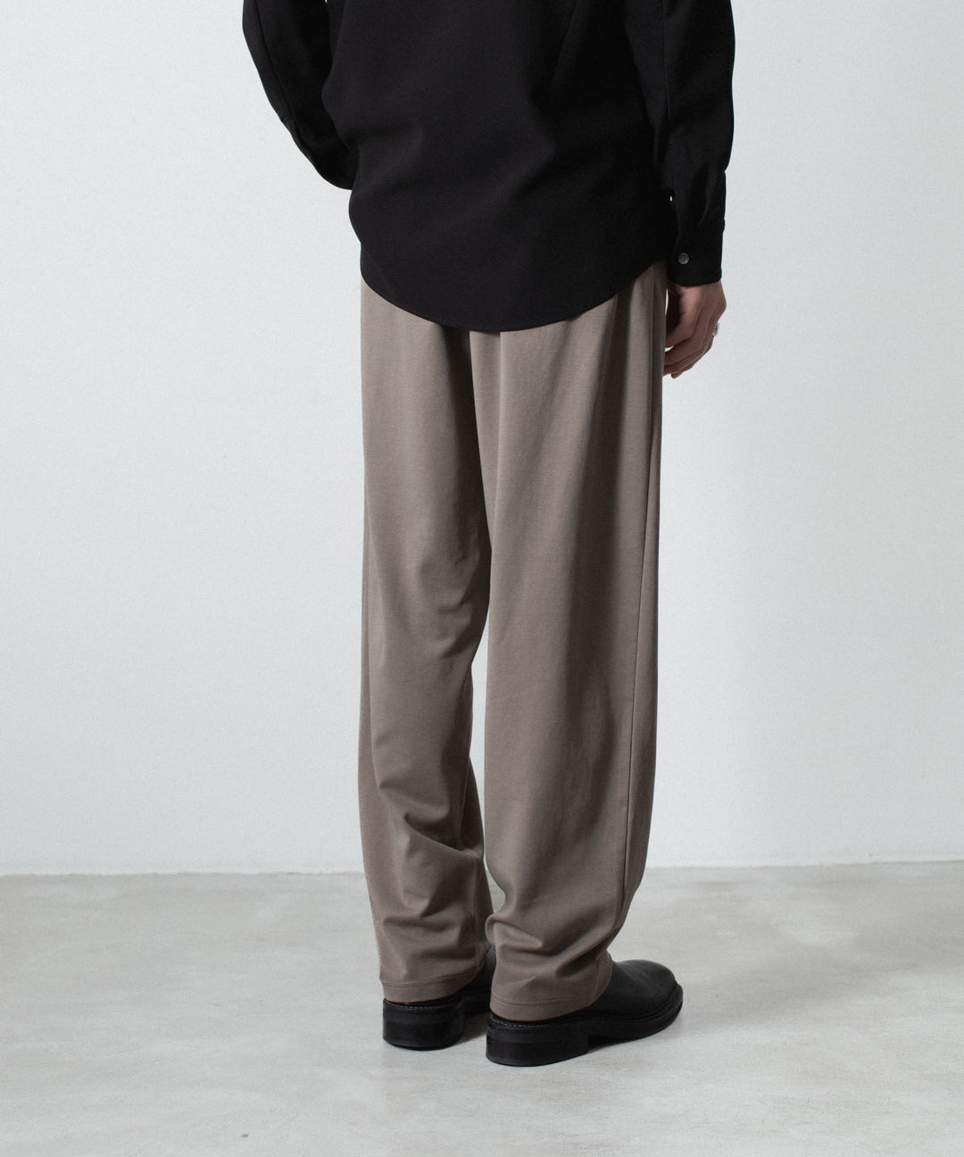ATTACHMENT アタッチメントのCOTTON DOUBLE FACE LOUNGE TROUSERS - KHAKI GRAYの公式通販サイトsession福岡セレクトショップ