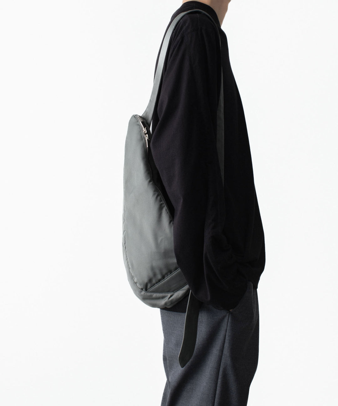 VEIN ヴェインのREVERSE SATIN SHOULDER BAG - KHAKIの公式通販サイトsession福岡セレクトショップ
