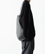 画像をギャラリービューアに読み込む, VEIN ヴェインのREVERSE SATIN SHOULDER BAG - KHAKIの公式通販サイトsession福岡セレクトショップ
