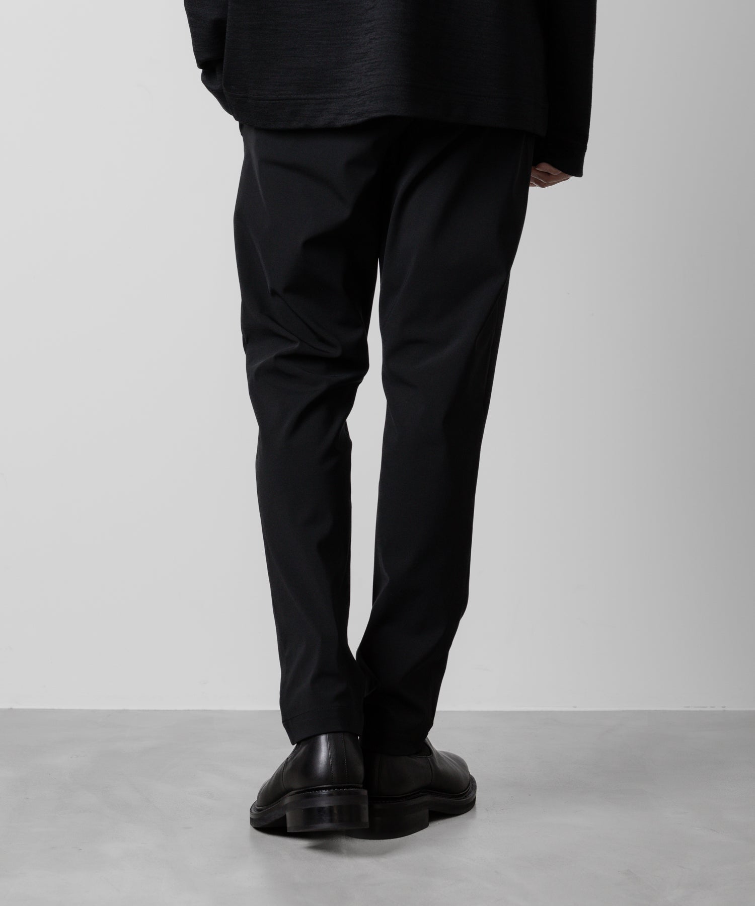 ATTACHMENT アタッチメントのNY/CO STRETCH JERSEY REGULAR FIT EASY TROUSERS - BLACK 公式通販サイトsession福岡セレクトショップ