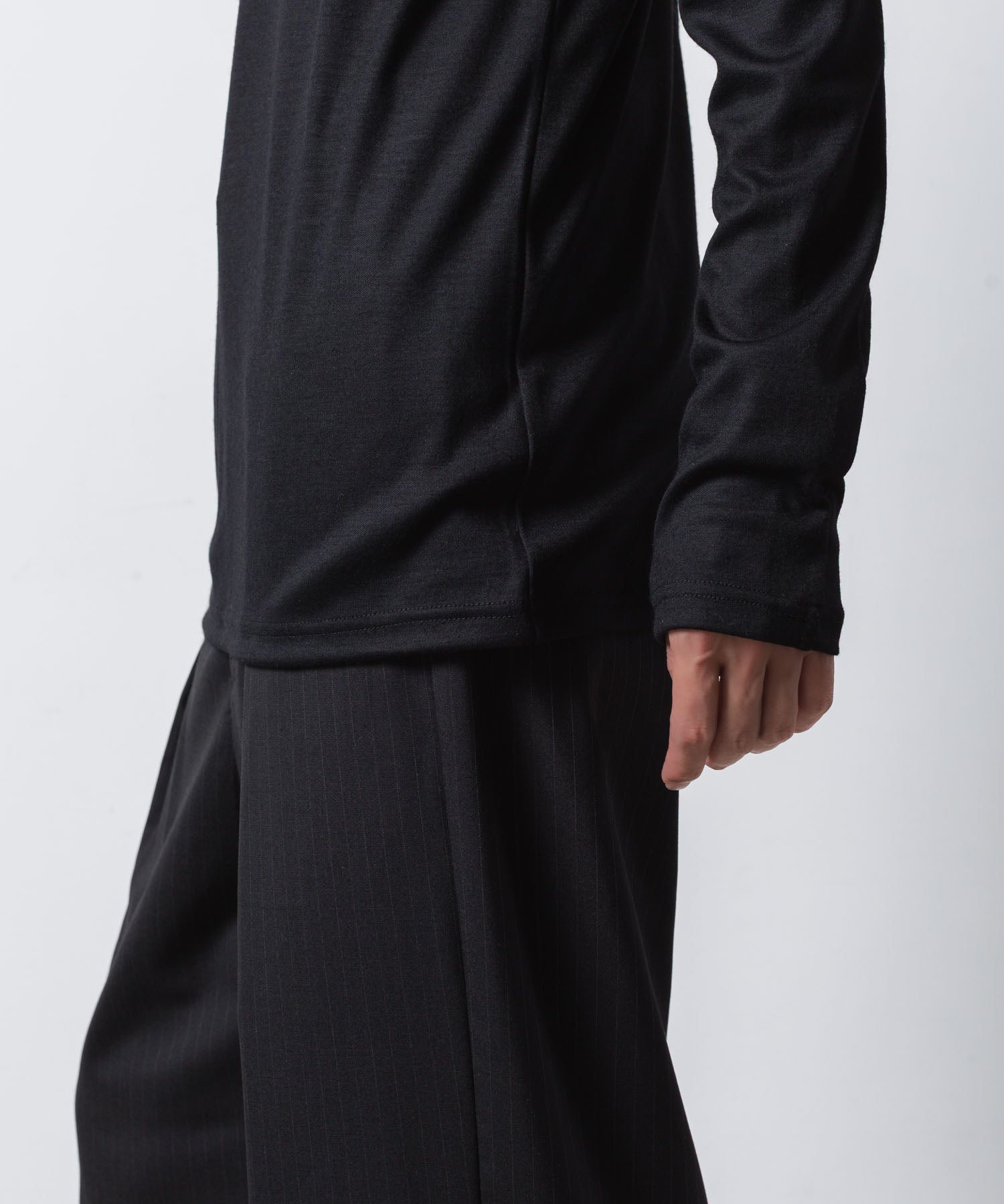 ATTACHMENT アタッチメントの1/60 WOOL SMOOTH SLIM FIT L/S TEE - BLACKの公式通販サイトsession福岡セレクトショップ