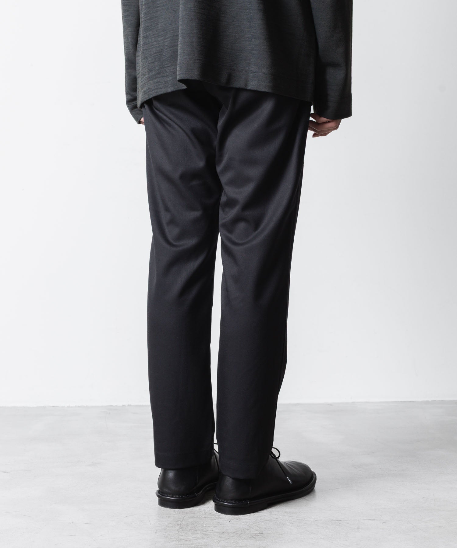 ATTACHMENT アタッチメントのT/W/SI STRETCH GABARDINE REGULAR FIT EASY TROUSERS - BLACKの公式通販サイトsession福岡セレクトショップ