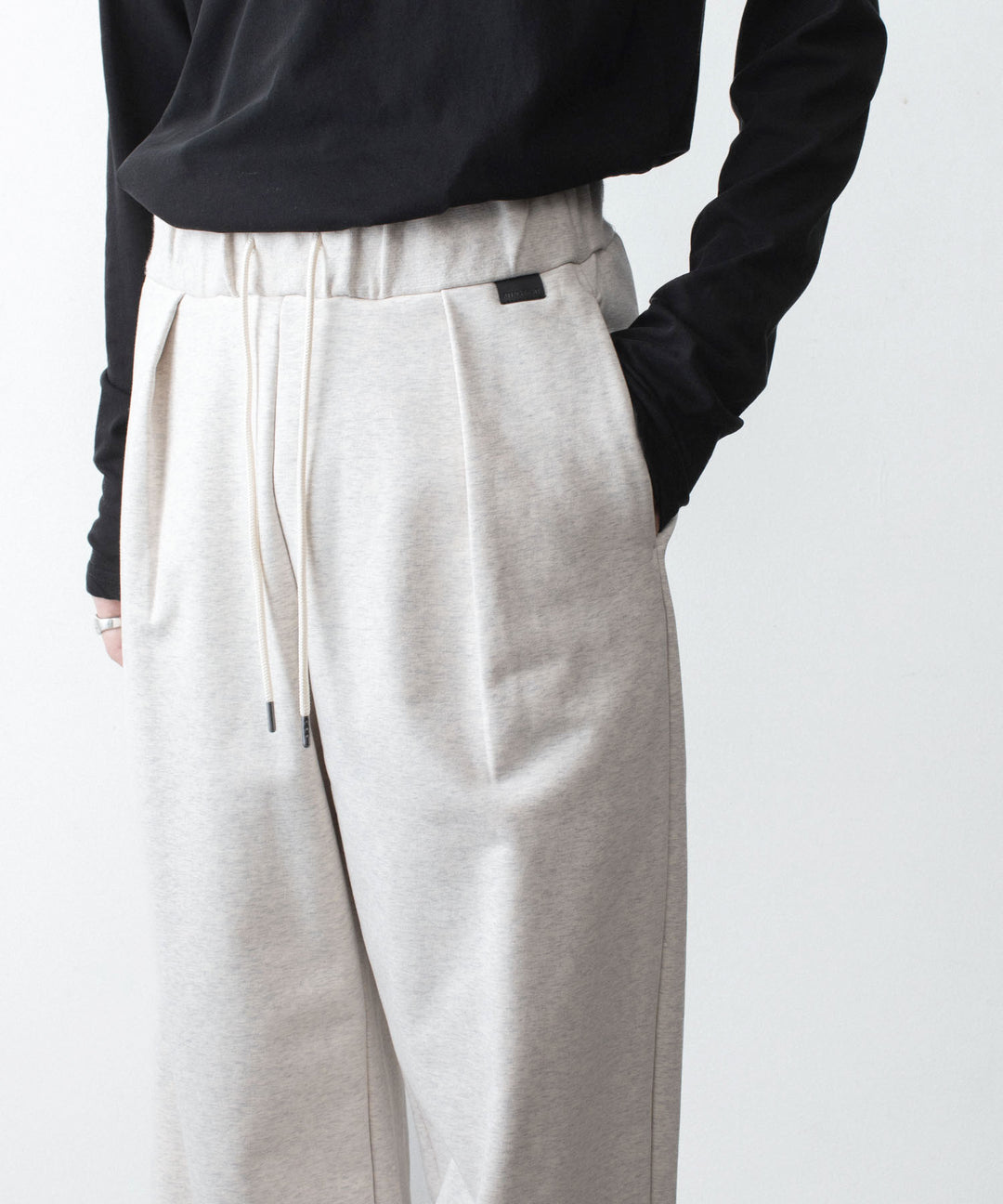 ATTACHMENT アタッチメントのCO STRETCH TERRY 1TUCK EASY TROUSERS - X.GRAYの公式通販サイトsession福岡セレクトショップ