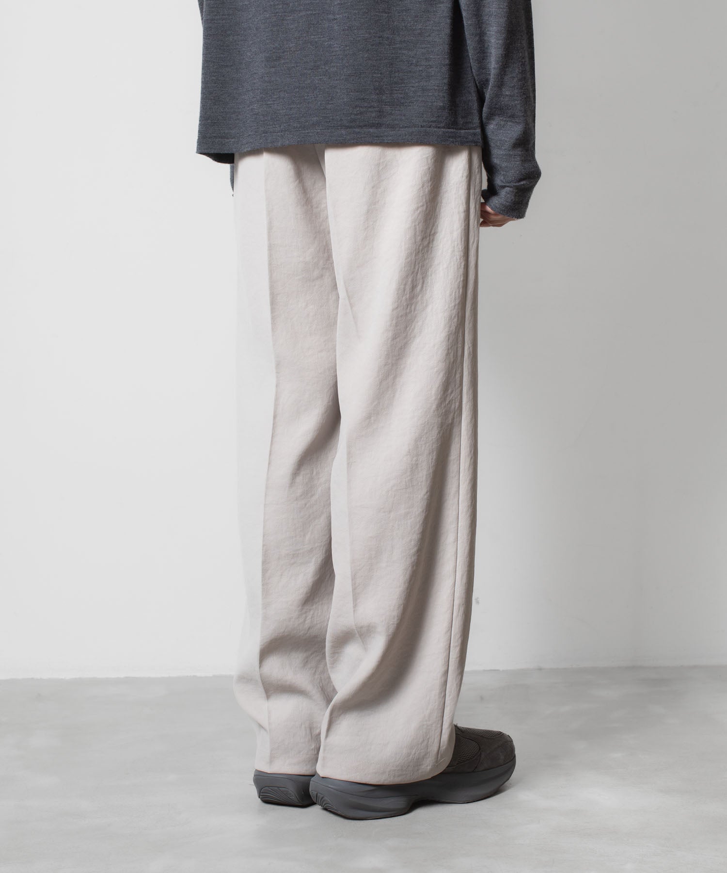 VEIN ヴェインのPE KERSEY 1TUCK TROUSERS - L.BEIGEの公式通販サイトsession福岡セレクトショップ