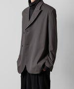 画像をギャラリービューアに読み込む, ATTACHMENT アタッチメントのWO GABARDINE PEAK LAPEL JACKET - D.GRAY の公式通販サイトsession福岡セレクトショップ
