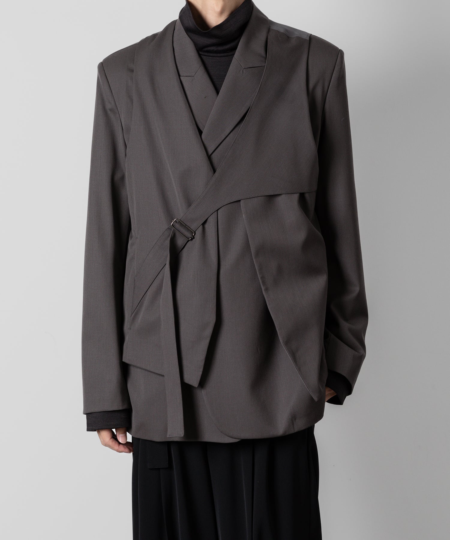 ATTACHMENT アタッチメントのWO GABARDINE PEAK LAPEL JACKET - D.GRAY の公式通販サイトsession福岡セレクトショップ