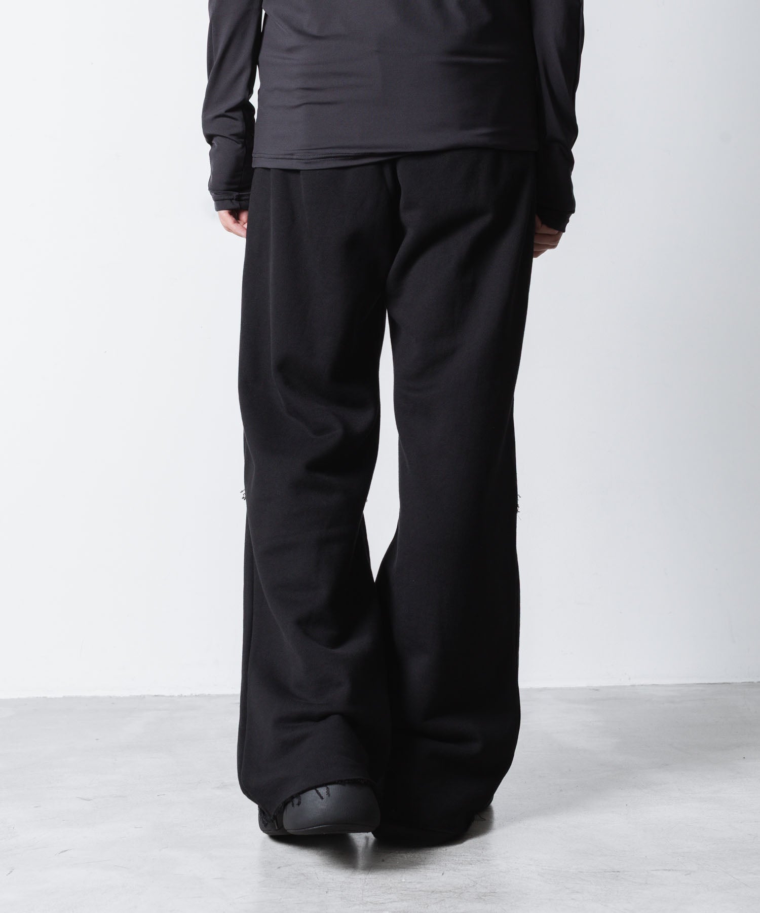 VEIN ヴェインのJUMBERCA TERRY CUT OFF BAGGY TROUSERS - BLACKの公式通販サイトsession福岡セレクトショップ