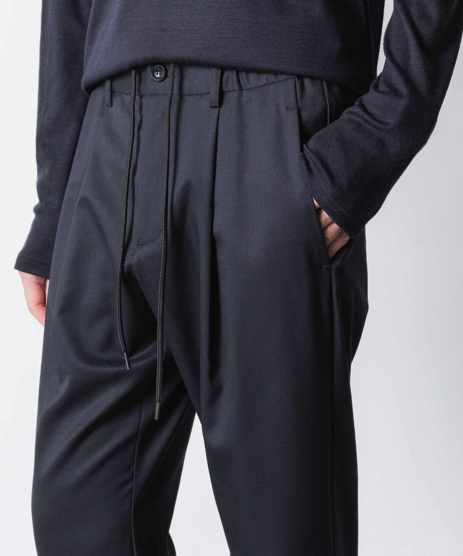 ATTACHMENT アタッチメントのT/W/SI STRETCH GABARDINE REGULAR FIT EASY TROUSERS - D.NAVYの公式通販サイトsession福岡セレクトショップ