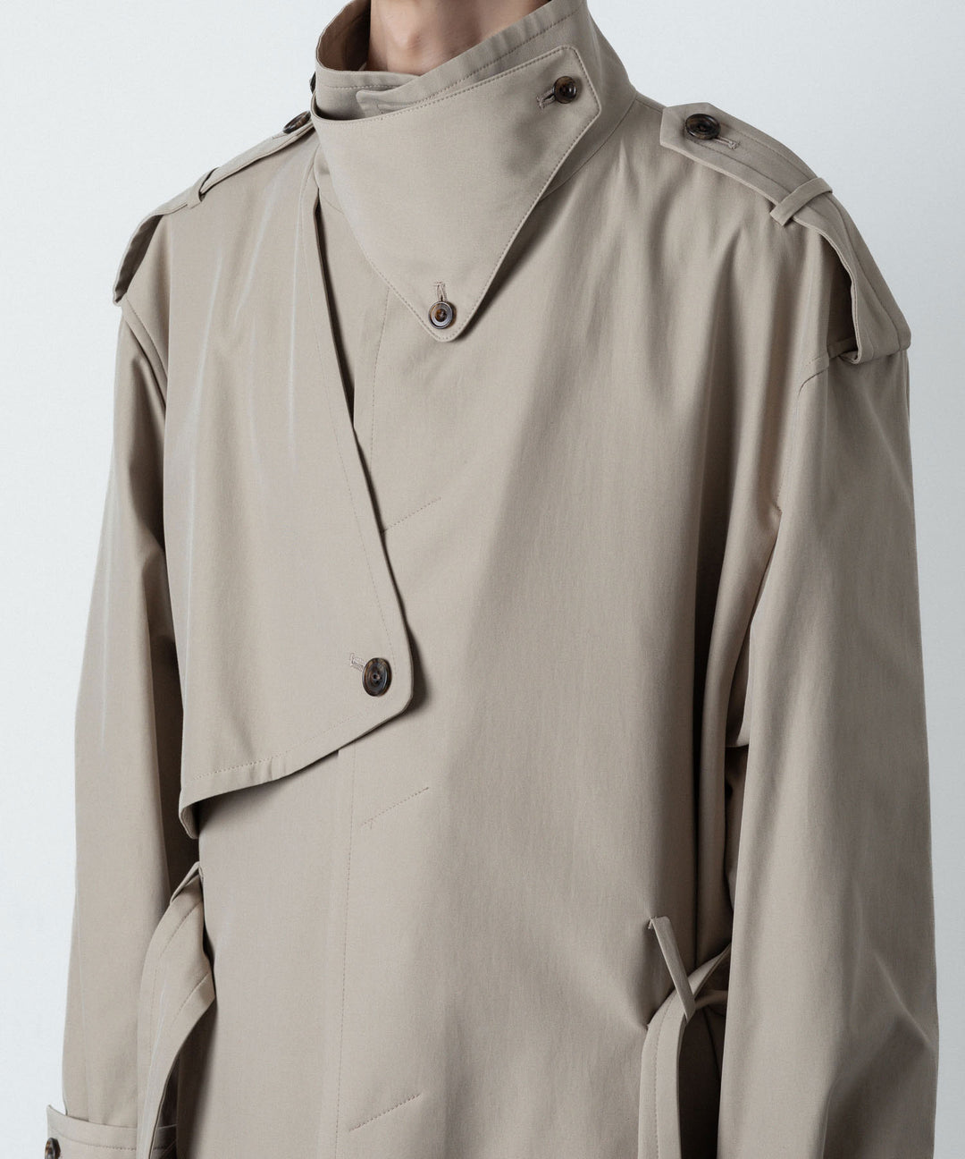 ato(アトウ)のSTAND COLLAR SINGLE TRENCH COAT - BEIGEの公式通販サイトsession福岡セレクトショップ