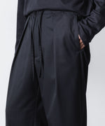 画像をギャラリービューアに読み込む, ATTACHMENT アタッチメントのT/W/SI STRETCH GABARDINE 1TUCK EASY TROUSERS - D.NAVYの公式通販サイトsession福岡セレクトショップ

