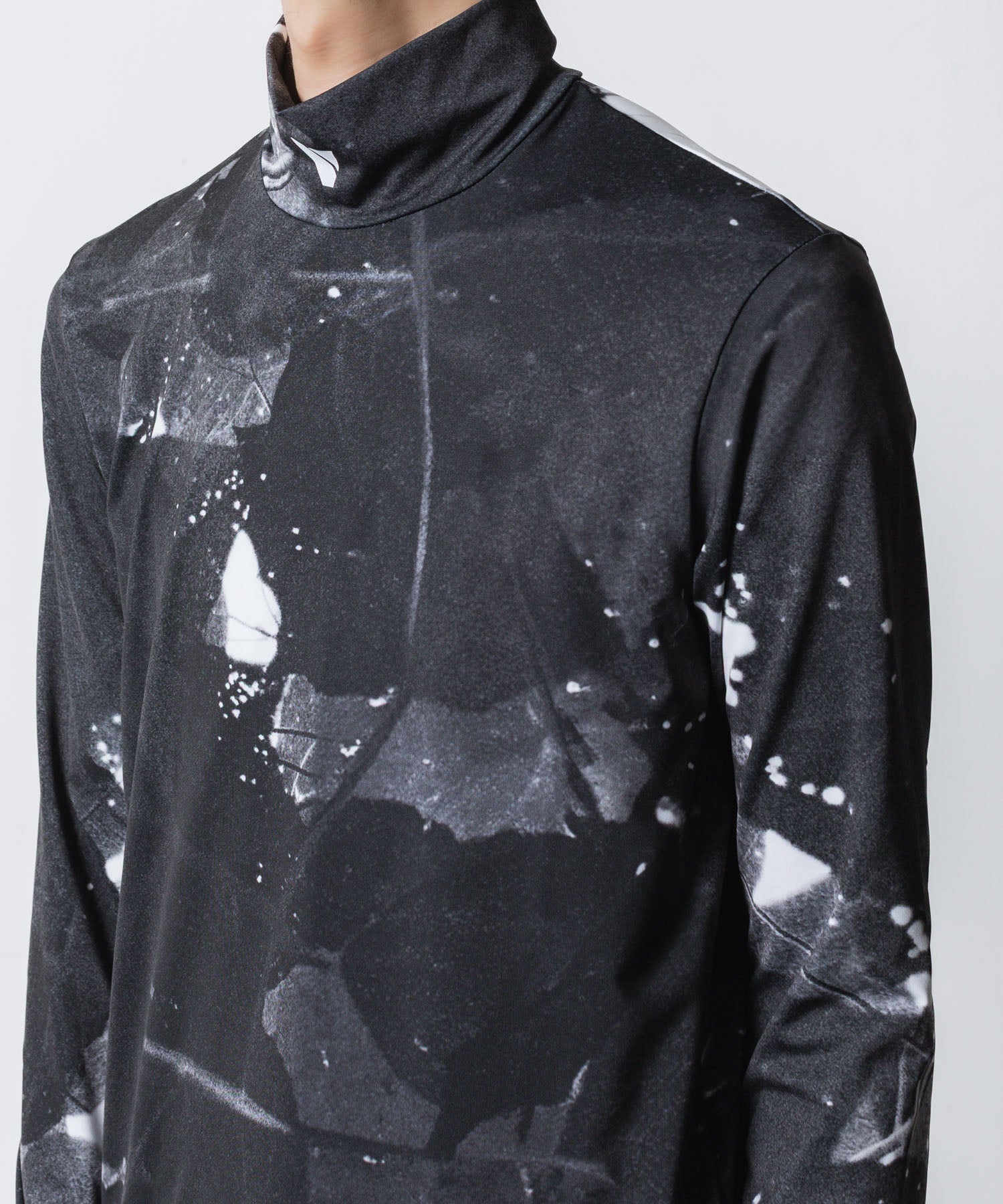 VEIN ヴェインのPRINTED COOLMAX STRETCH JERSEY VPW HIGH NECK L/S TEE - BLACKの公式通販サイトsession福岡セレクトショップ
