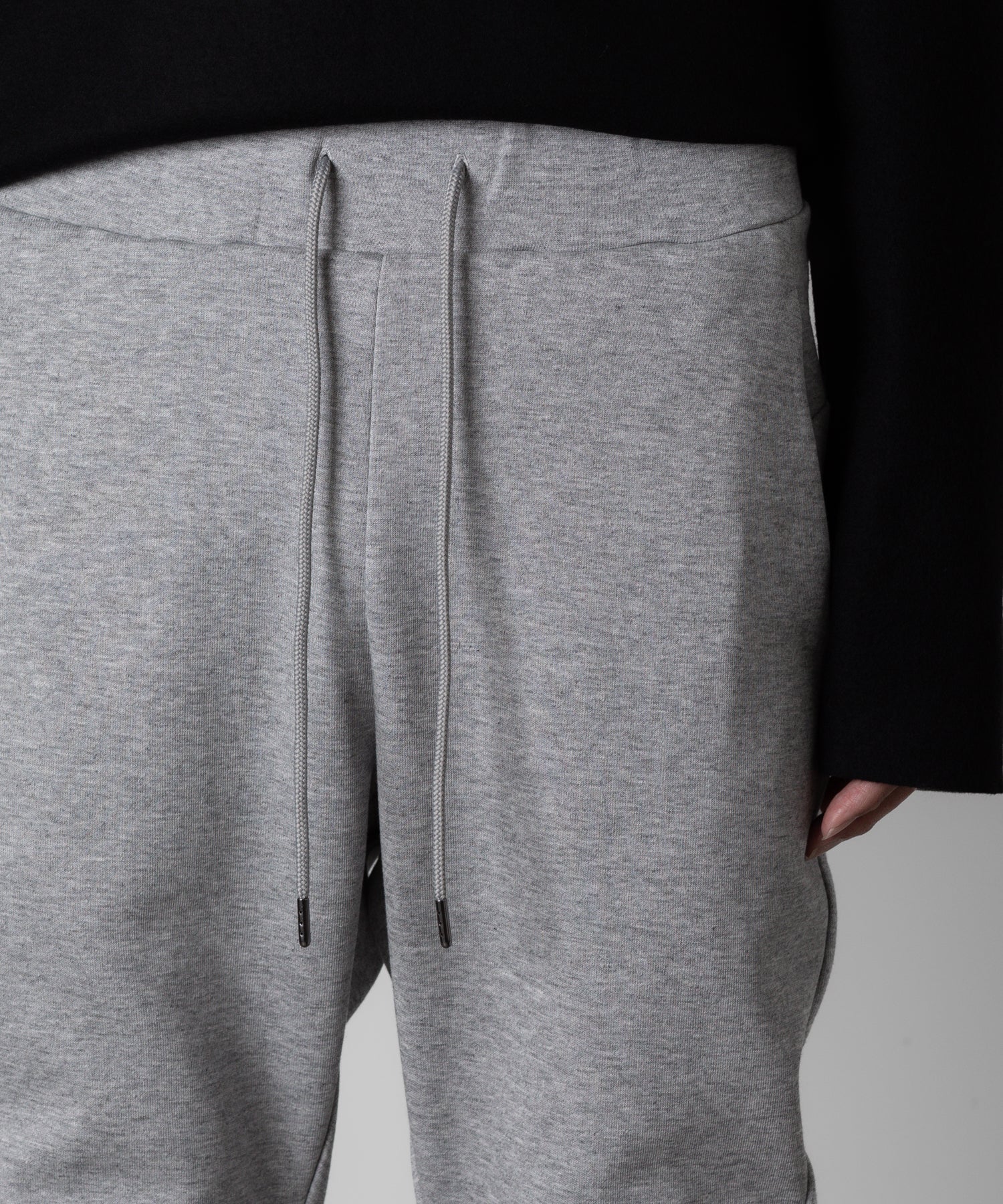 ATTACHMENT アタッチメントのCO/PE DOUBLE KNIT THREE DIMENSIONAL JOGGER PANTS - X.GRAYの公式通販サイトsession福岡セレクトショップ
