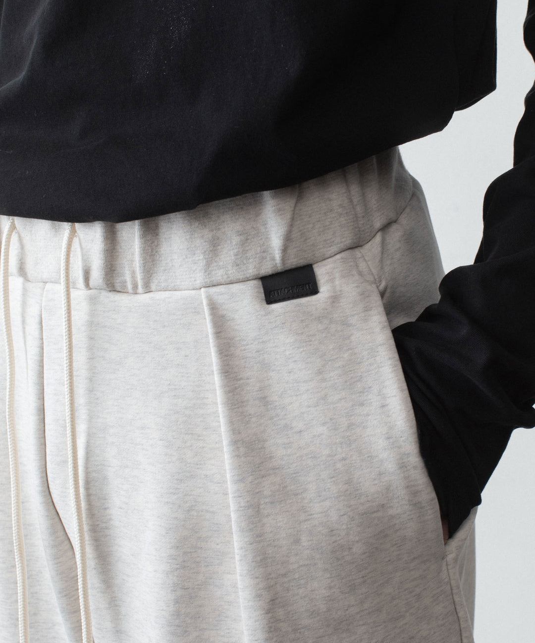 ATTACHMENT アタッチメントのCO STRETCH TERRY 1TUCK EASY TROUSERS - X.GRAYの公式通販サイトsession福岡セレクトショップ