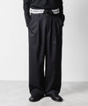 【 ATTACHMENT 】T/W/SI STRETCH GABARDINE FLAP TROUSERS - BLACK