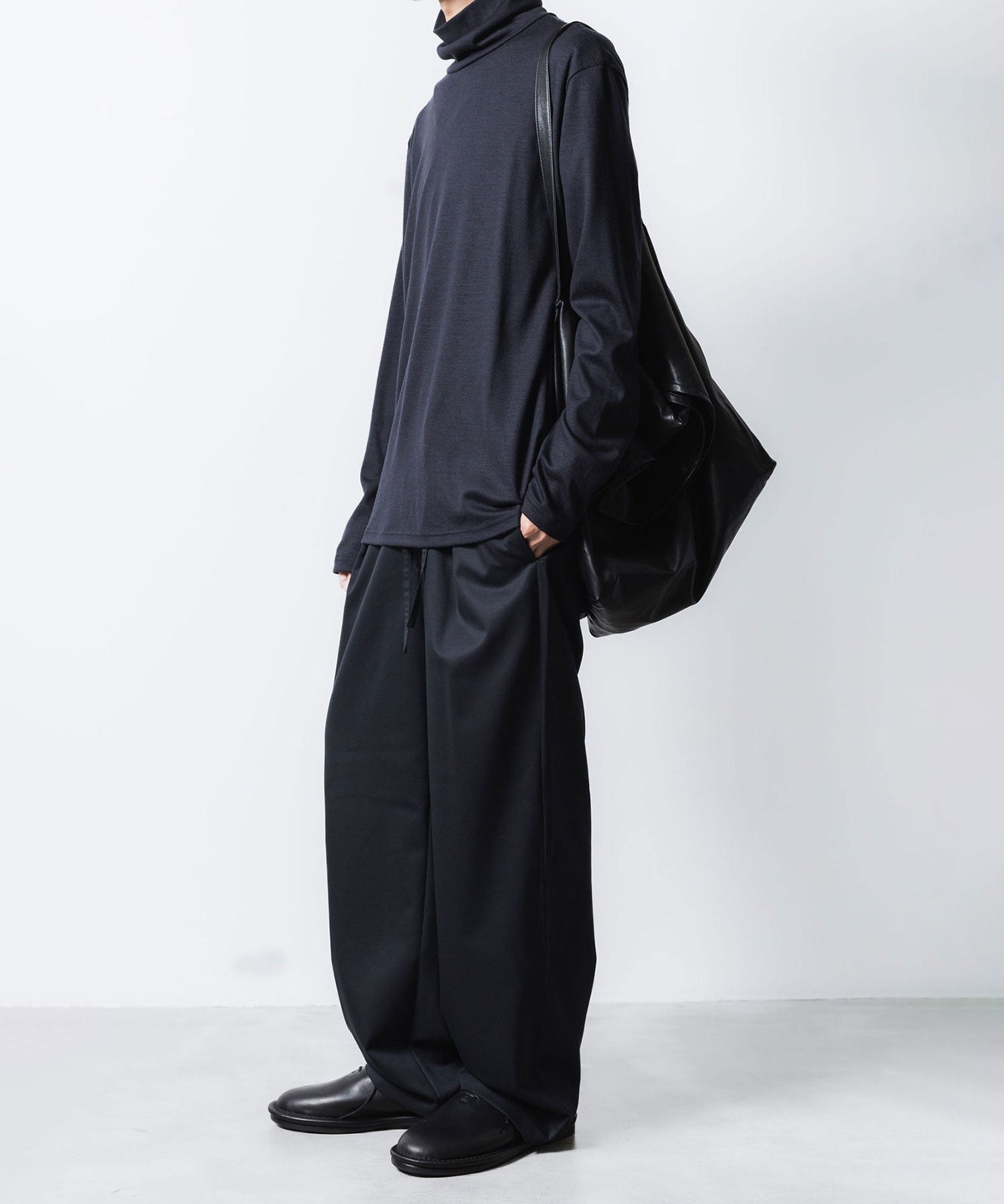 ATTACHMENT アタッチメントの1/60 WOOL SMOOTH HIGH NECK TURTLE L/S TEE - NAVYの公式通販サイトsession福岡セレクトショップ