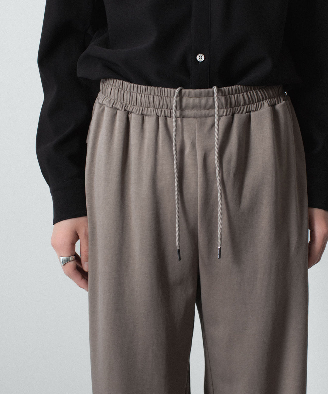 ATTACHMENT アタッチメントのCOTTON DOUBLE FACE LOUNGE TROUSERS - KHAKI GRAYの公式通販サイトsession福岡セレクトショップ