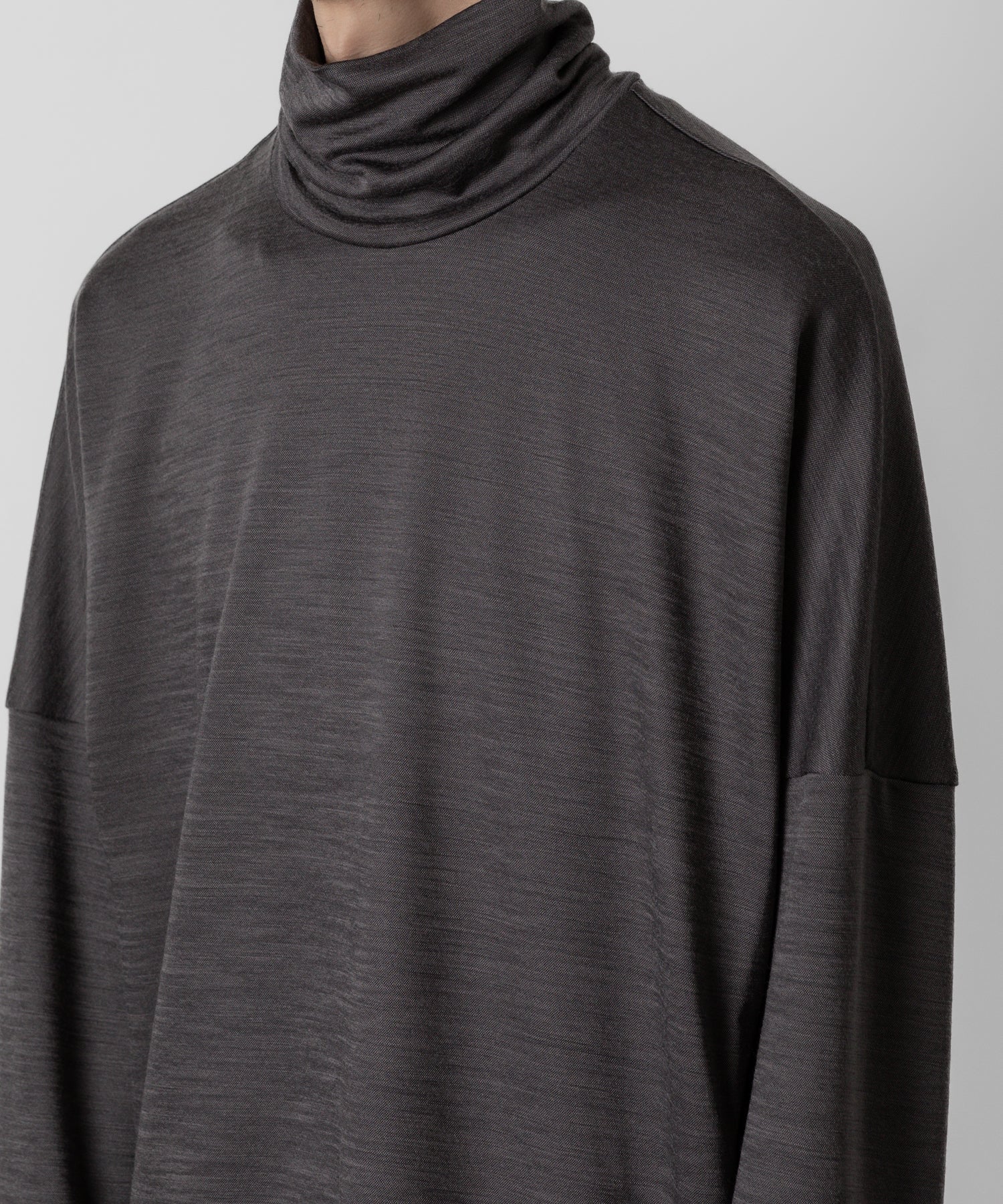 ATTACHMENT アタッチメントのWO/NY SMOOTH OVERSIZED HIGHNECK L/S TEE - GRAY 公式通販サイトsession福岡セレクトショップ