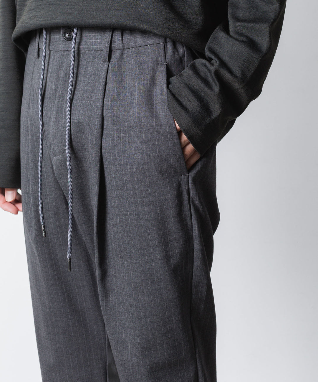 ATTACHMENT アタッチメントのT/W/SI STRETCH GABARDINE REGULAR FIT EASY TROUSERS - S.GRAYの公式通販サイトsession福岡セレクトショップ