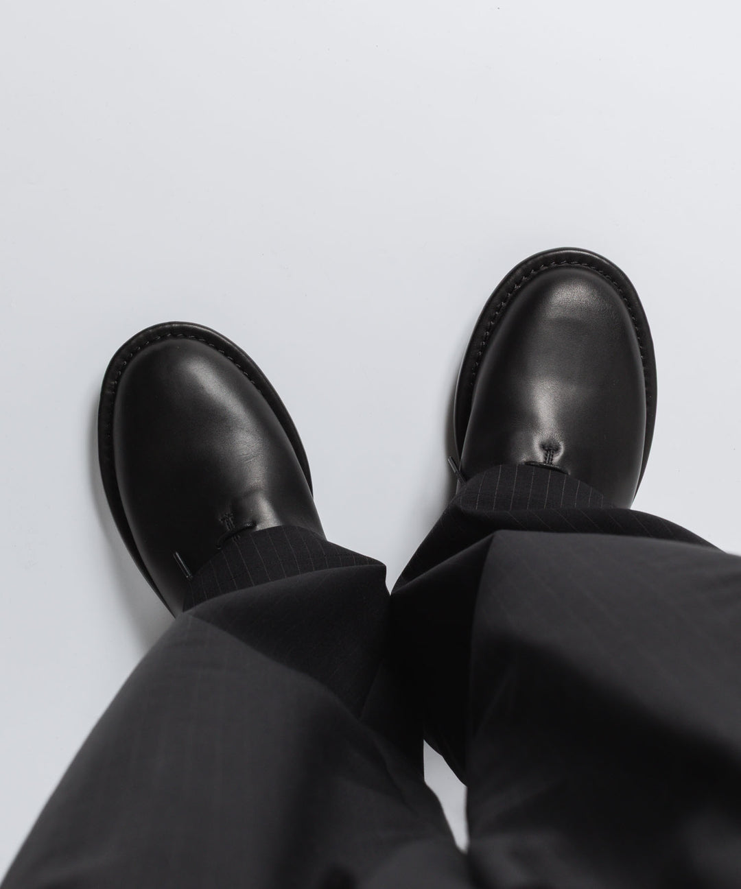 ATTACHMENT アタッチメントのCOW LEATHER BABOUCHE - BLACKの公式通販サイトsession福岡セレクトショップ