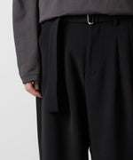 画像をギャラリービューアに読み込む, ATTACHMENT アタッチメントのPE STRETCH DOUBLE CLOTH BELTED TAPERED FIT TROUSERS - BLACK 公式通販サイトsession福岡セレクトショップ
