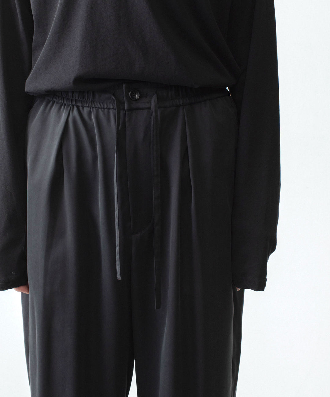 ATTACHMENT アタッチメントのCU/PE FIBRIL SATIN EASY TROUSERS - BLACKの公式通販サイトsession福岡セレクトショップ