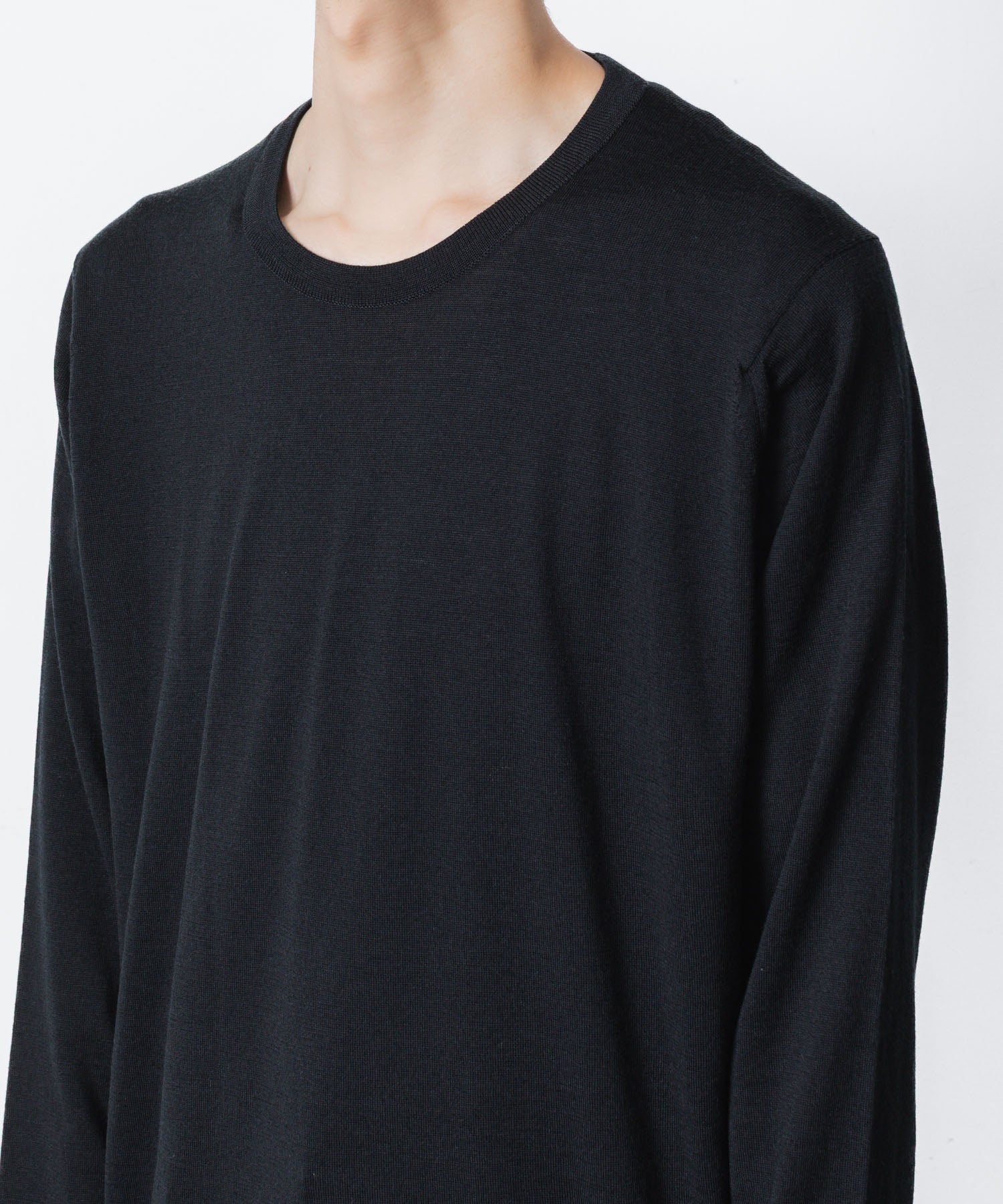 ATTACHMENT アタッチメントの× JOHN SMEDLEY MERINO EXTRAFINE WELTED CREW NECK L/S - BLACKの公式通販サイトsession福岡セレクトショップ