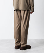 画像をギャラリービューアに読み込む, ATTACHMENT アタッチメントの1/60 WOOL SMOOTH SLIM FIT LOUNGE TROUSERS - CAMELの公式通販サイトsession福岡セレクトショップ

