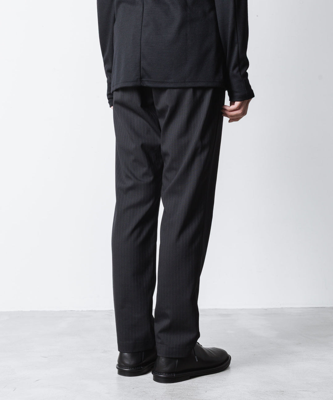 ATTACHMENT アタッチメントのT/W/SI STRETCH GABARDINE REGULAR FIT EASY TROUSERS - S.BLACKの公式通販サイトsession福岡セレクトショップ
