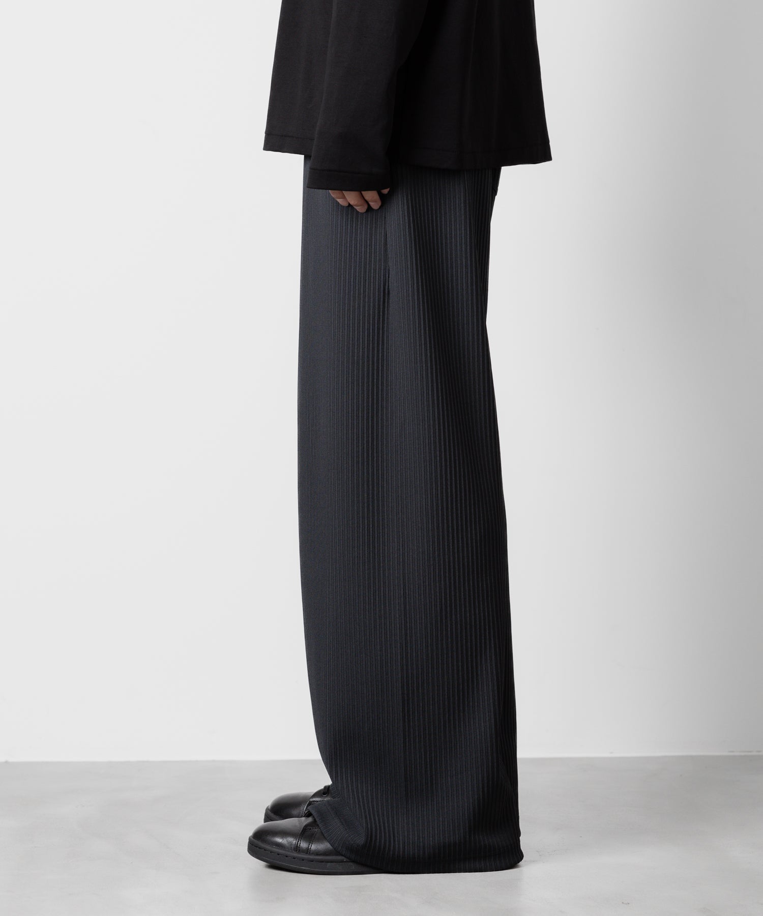 ATTACHMENT アタッチメントのPE STRETCH RIB WIDE LOUNGE TROUSERS - D.GRAY 公式通販サイトsession福岡セレクトショップ