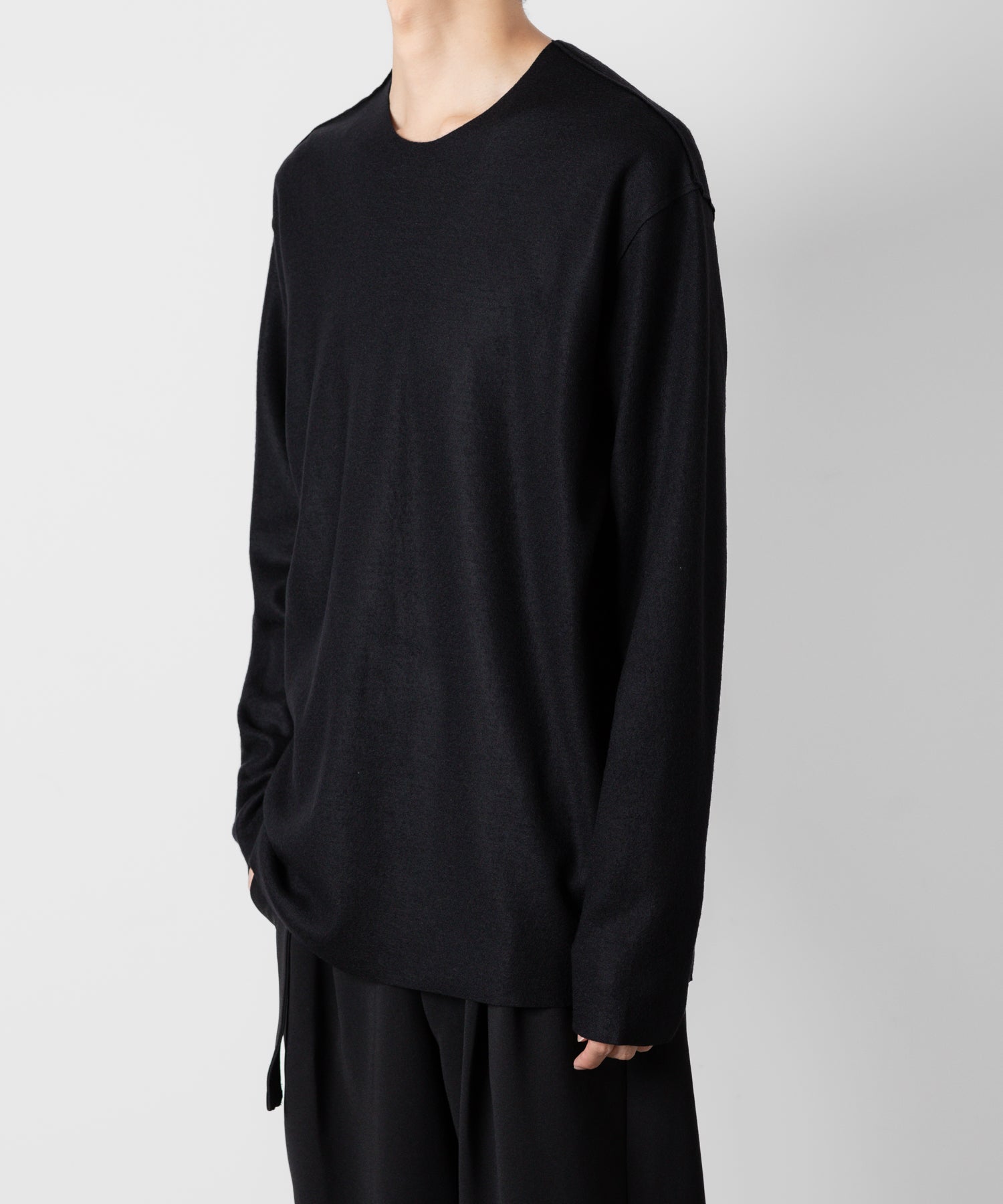 ATTACHMENT アタッチメントの限定TECH WOOL SMOOTH OVERSIZED L/S CUTOFF TEE - BLACKの公式通販サイトsession福岡セレクトショップ
