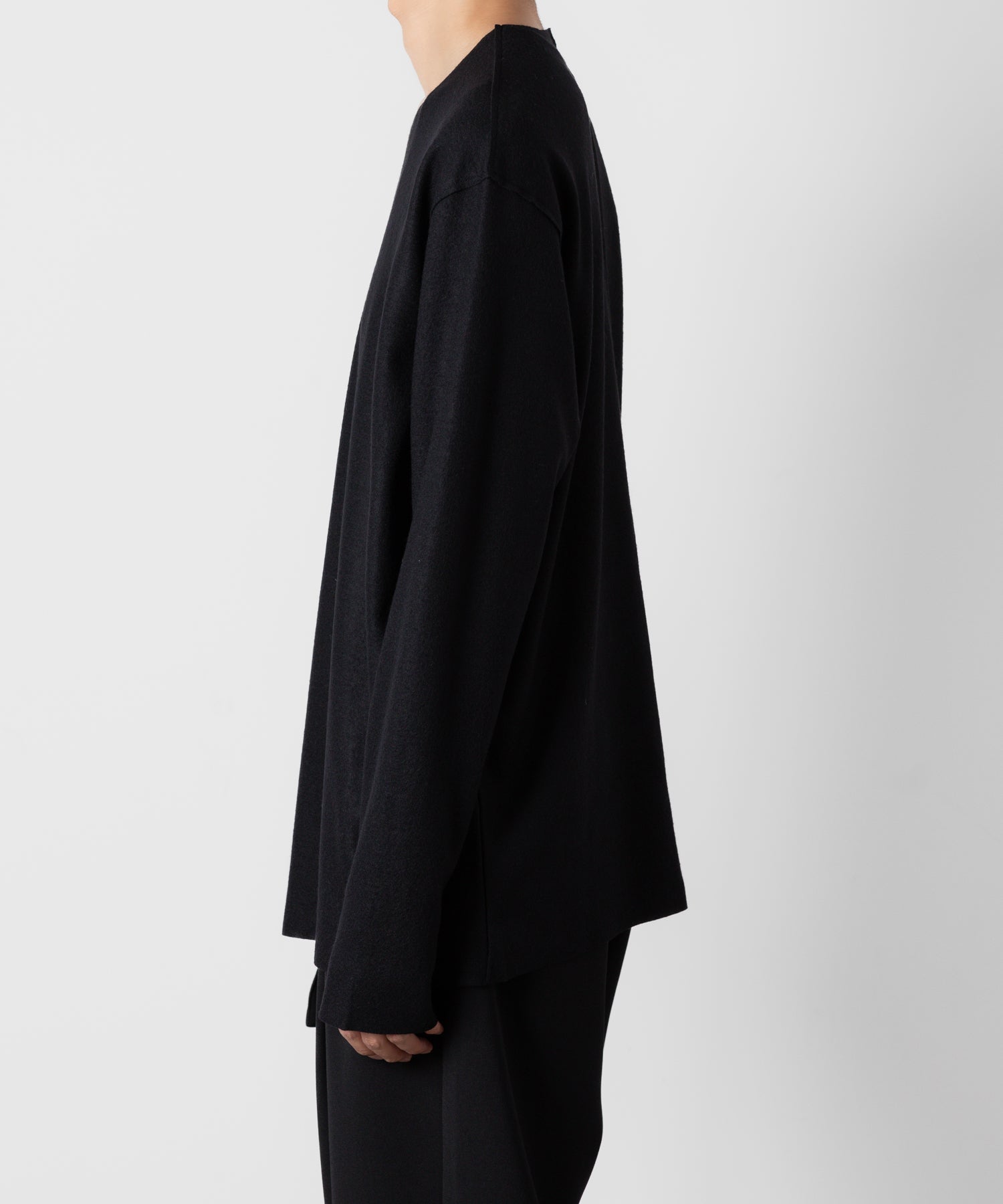 ATTACHMENT アタッチメントの限定TECH WOOL SMOOTH OVERSIZED L/S CUTOFF TEE - BLACKの公式通販サイトsession福岡セレクトショップ
