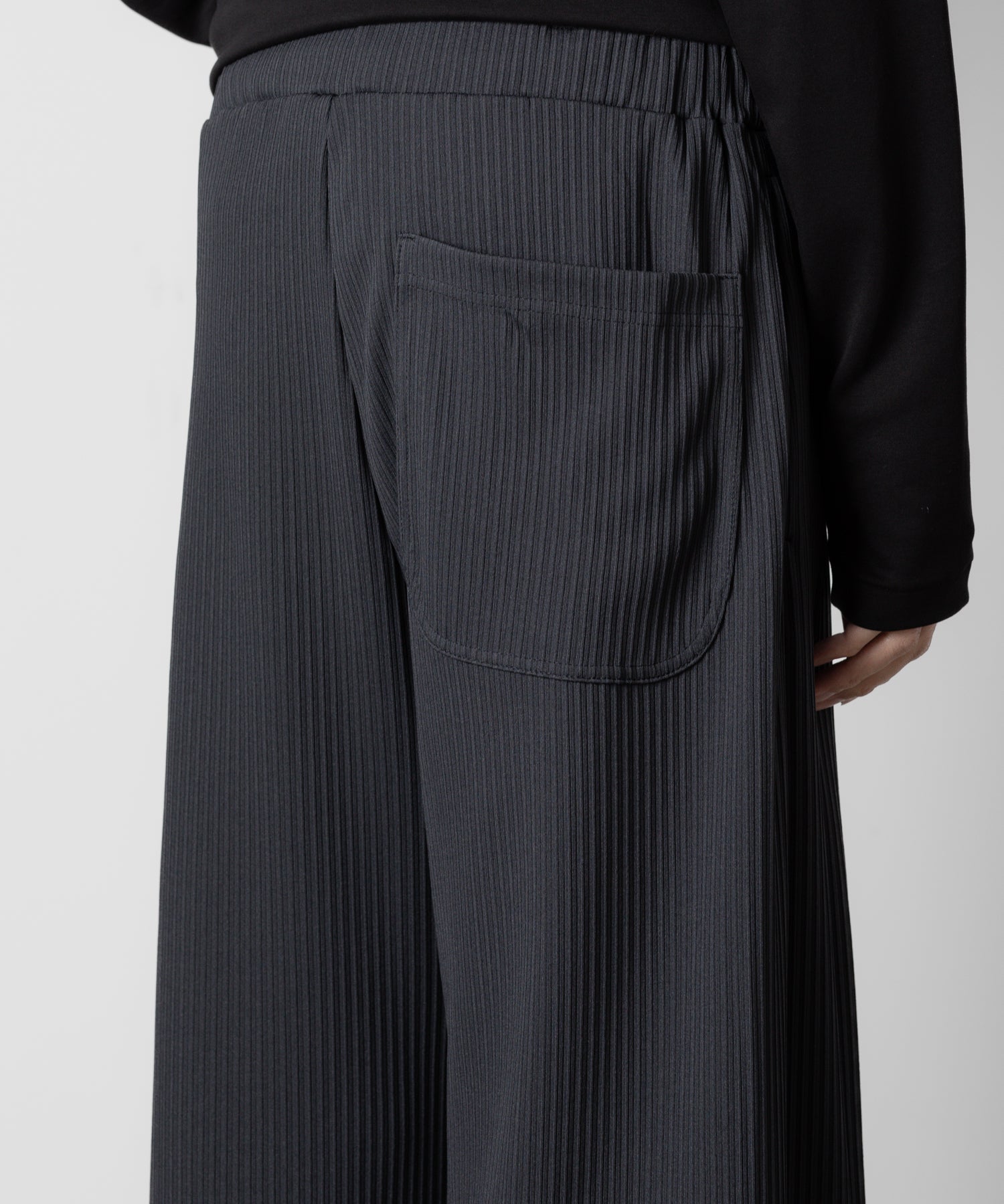 ATTACHMENT アタッチメントのPE STRETCH RIB WIDE LOUNGE TROUSERS - D.GRAY 公式通販サイトsession福岡セレクトショップ