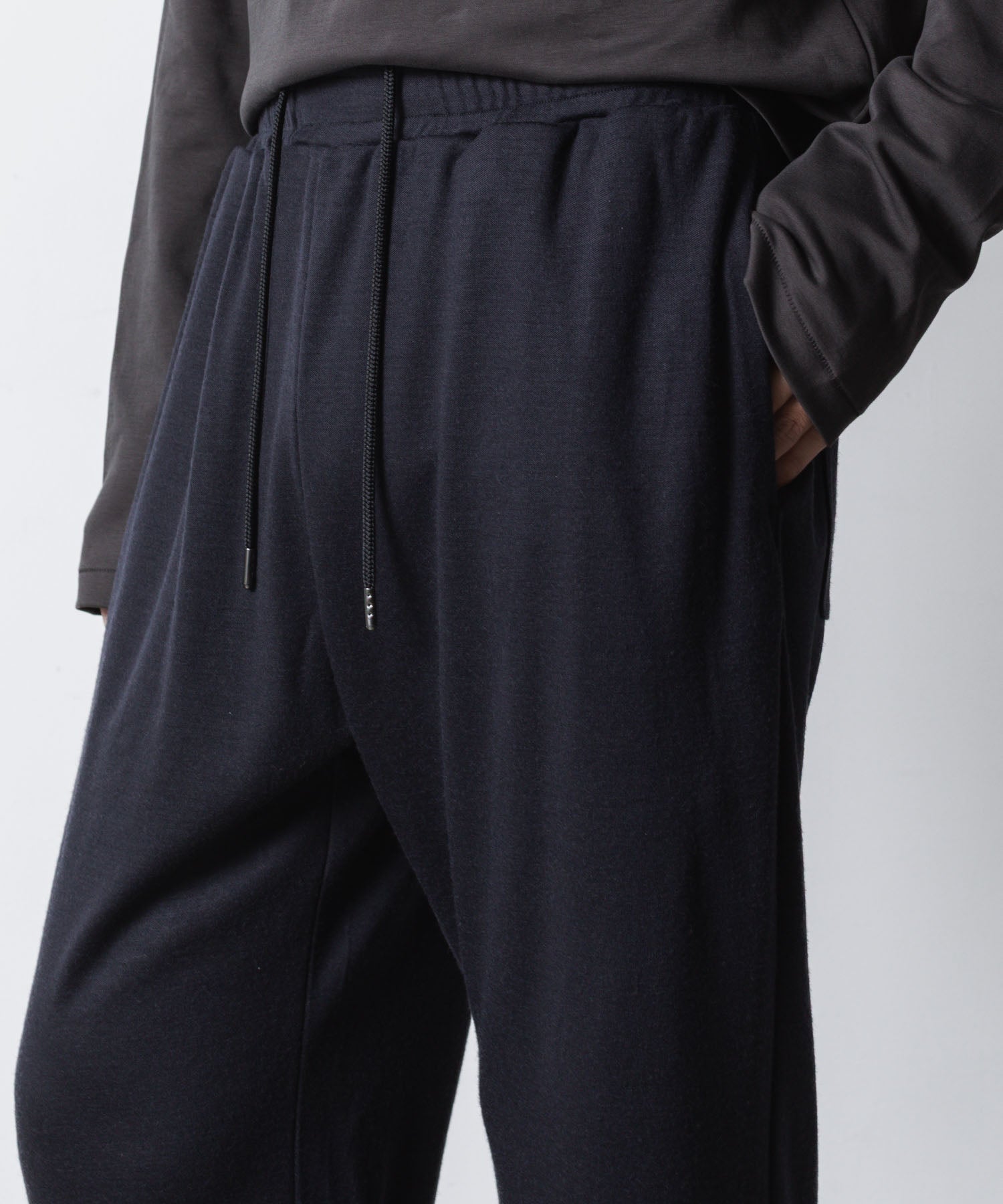 ATTACHMENT アタッチメントの1/60 WOOL SMOOTH SLIM FIT LOUNGE TROUSERS - NAVYの公式通販サイトsession福岡セレクトショップ